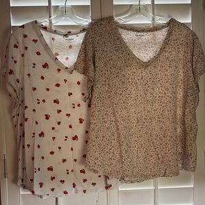 Old Navy Short Sleeve Tops in White and Cream with Patterns